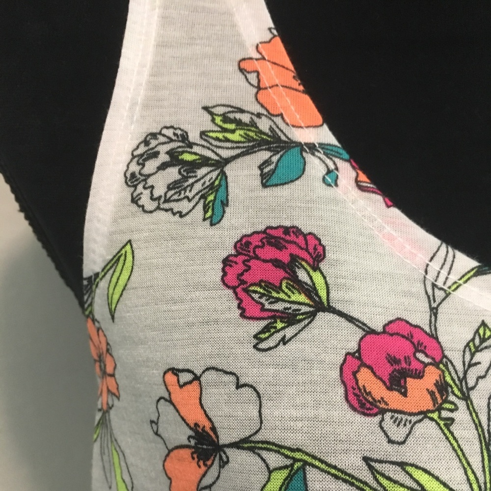🛑SOLD🛑Arizona jean Womens floral tank - Picture 4 of 8